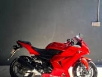 Kawasaki Ninja 2502010 ,  Nafta ,  30.000 km.