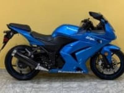 Kawasaki Ninja 2502010 ,  Nafta ,  25.000 km.