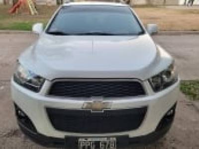 Chevrolet Captiva 2.4 Ls 4x2MT ,  2016 ,  Nafta ,  4x2 ,  160.200 km.