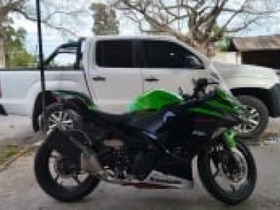 Kawasaki Ninja 4002023 ,  Nafta ,  13.000 km.