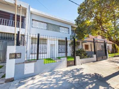 Venta Casa 2 Dorm Estudio Patio con Asador B&deg; Escobar Cba