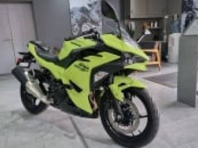 Kawasaki Ninja 5002025 ,  Nafta ,  3.251 km.