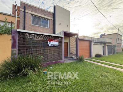 Casa de 3 ambientes en venta zona norte c/ pileta