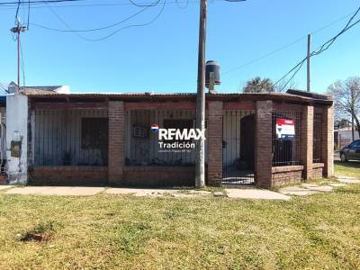 CASA EN VENTA 3 DORMITORIOS ZONA TERMINAL