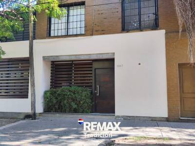 Oficina Alquiler 6 ambientes Macro Centro Rcia
