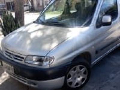 Citroen BerlingoMT ,  2005 ,  Nafta ,  180.000 km.