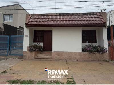 Propiedad con Oficinas, Taller y Amplio terreno