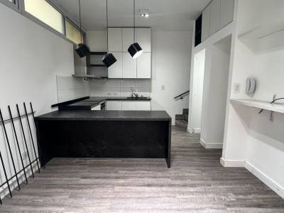 ALQUILER depto duplex 2 amb zona Ftad de Medicina