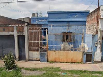 Venta Casa para remodelar- 2 dor-Acceso Norte.