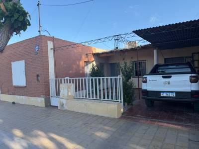 VENTA DE CASA MIXTA. 2 HABITACIONES. CHIMBAS