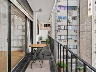 Venta Departamento 3 Ambientes con Dependencia, Toilette, Balcones y Palier Privado en Recoleta