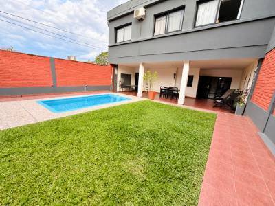 VENTA CASA 3 DORMITORIOS B ODONTOLOGICO PILETA