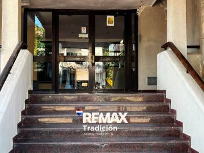 VENTA DEPARTAMENTO REMODELADO-MACROCENTRO COCHERA